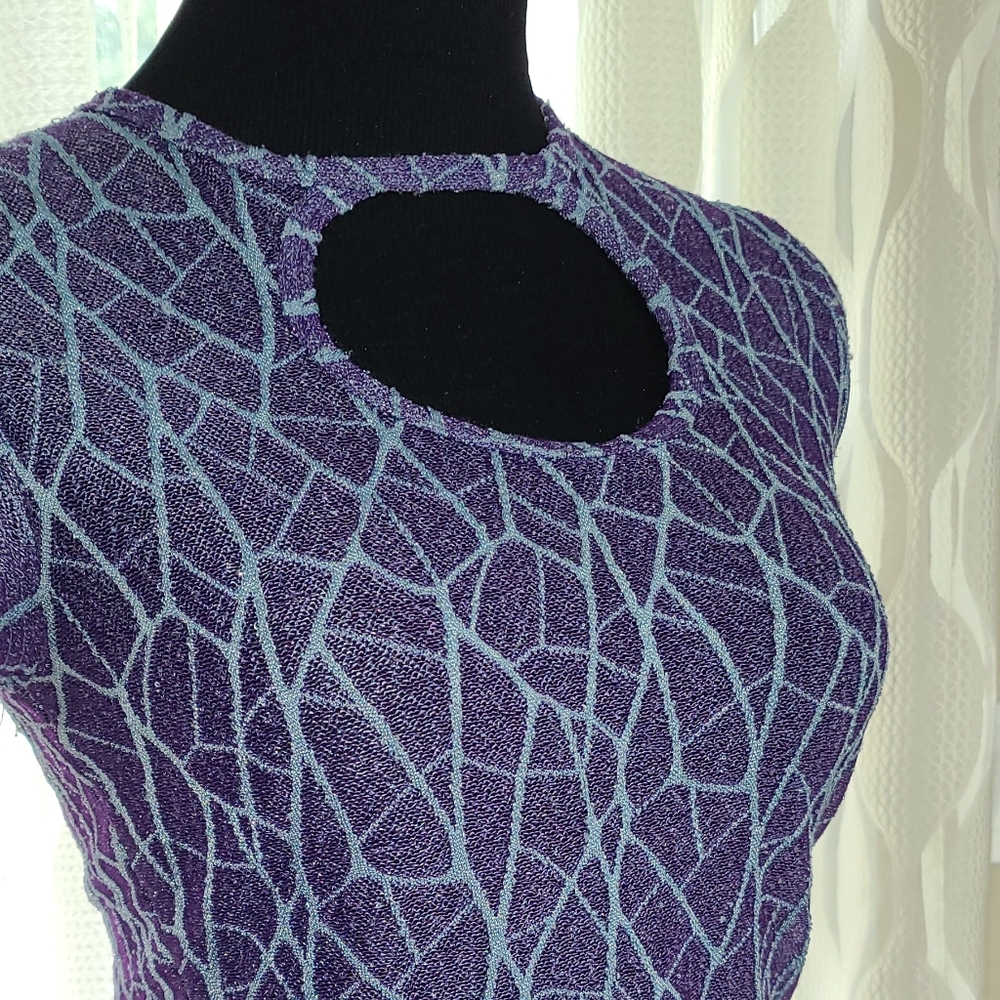 Net web-like key hole top